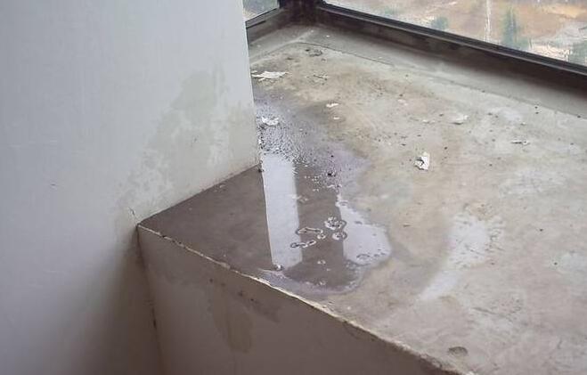 金屬屋面檐口滲水應該怎么解決?家用防水涂料這幾點一定要注意
